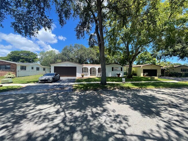 Building Photo - 9301 SW 54th St