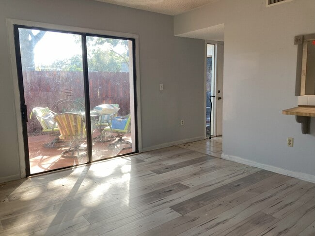 Building Photo - 46 Piney Branch Way