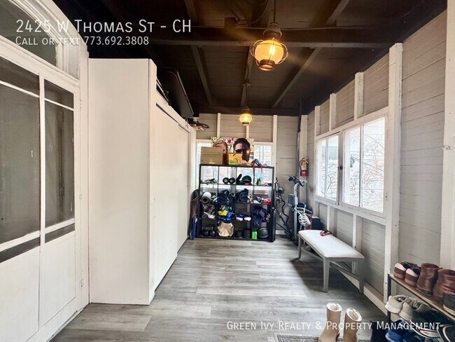 Building Photo - 2425 W Thomas St