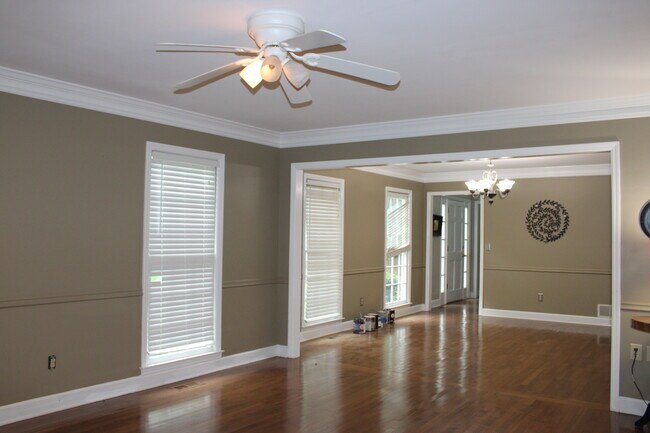 Building Photo - 2164 Westbury Ct SW