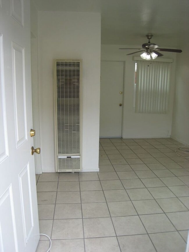 Building Photo - Vintage 1bdr unit in heart of Normal Heights! $500 Holiday Special!!