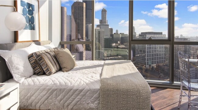 Building Photo - 902 W Madison St