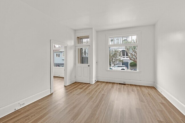 Building Photo - Updated 2 Bedroom Home with Garage in Lowe...