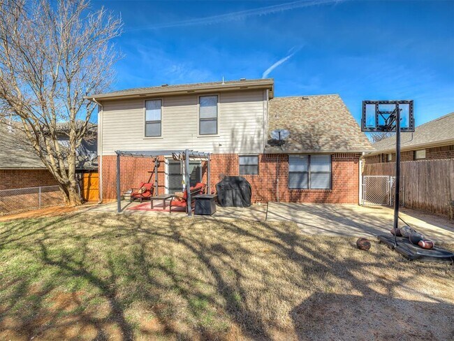 Building Photo - 2912 Canyon Oaks Ct