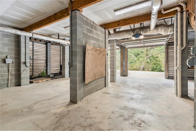 Building Photo - 200 N Ladd Ct