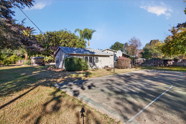 Building Photo - 914 El Paseo Rd