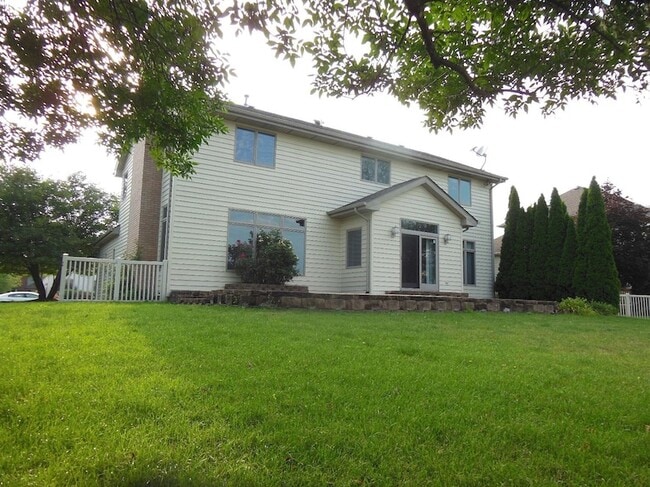 Building Photo - 9939 Sequoia Ln