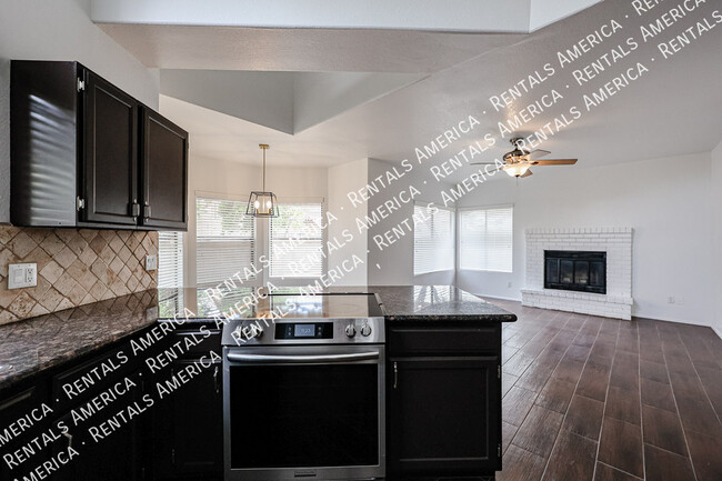 Building Photo - 967 E Rockwell Dr