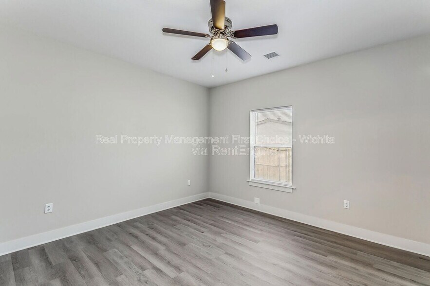 Building Photo - 3521 W 45th St S