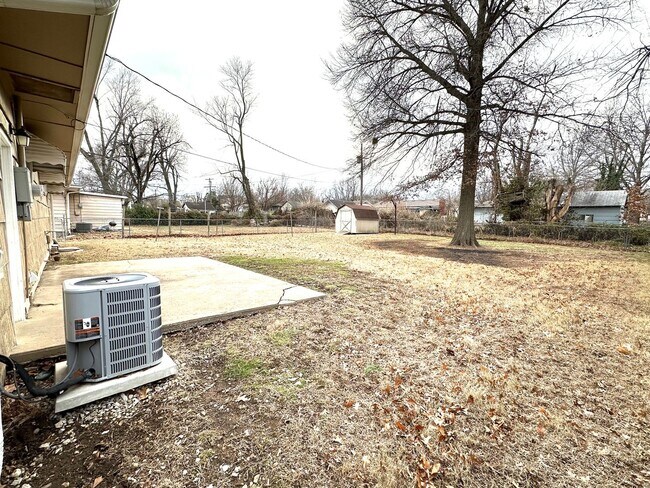 Building Photo - NEWLY REMODELED 3 BEDROOM 1 BATH IN WEBB CITY-$1200 RENT-$1200 DEPOSIT