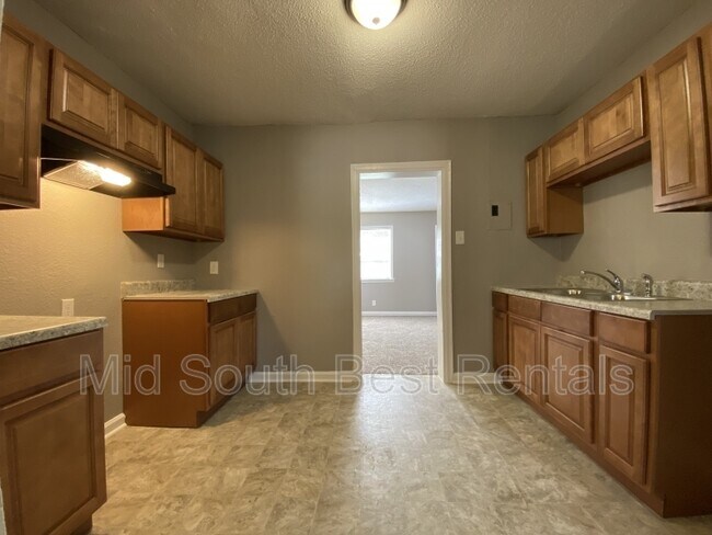 Building Photo - 2536 Dwight Cove