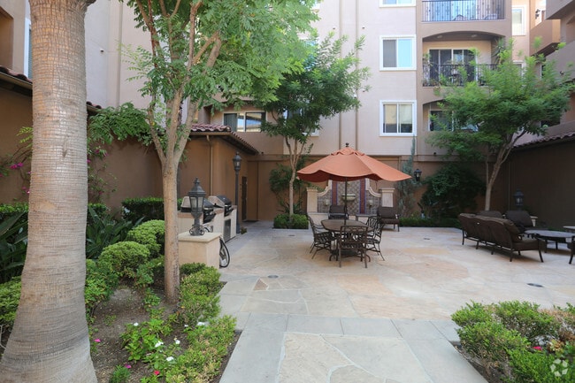 Courtyard - Cantabria Senior Apartments