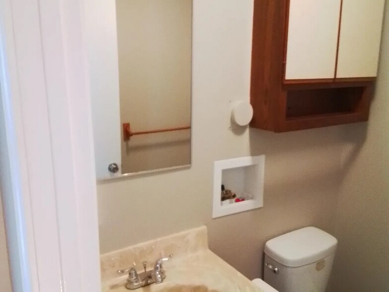 Building Photo - 959 Lancaster St