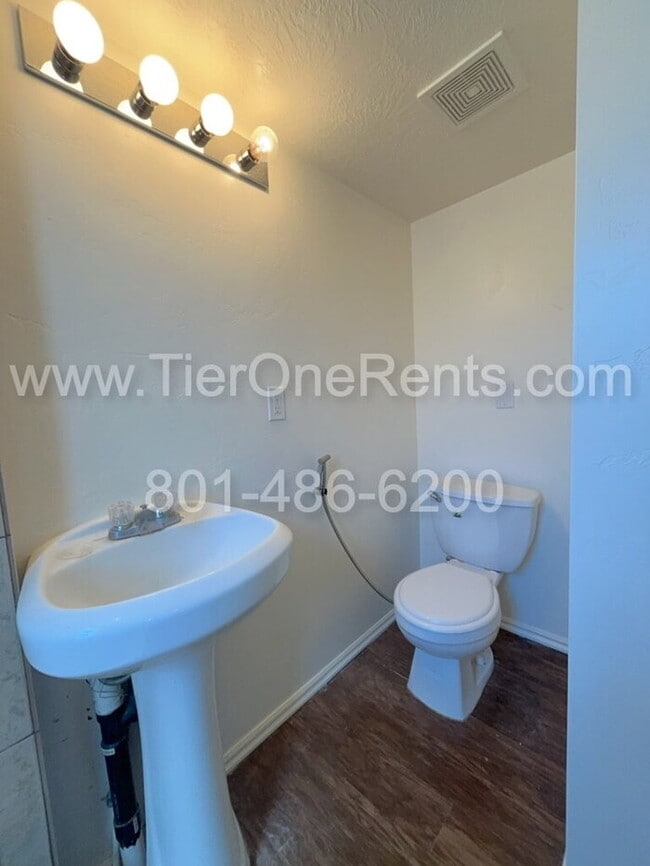 Building Photo - This property offers a NO DEPOSIT option a...