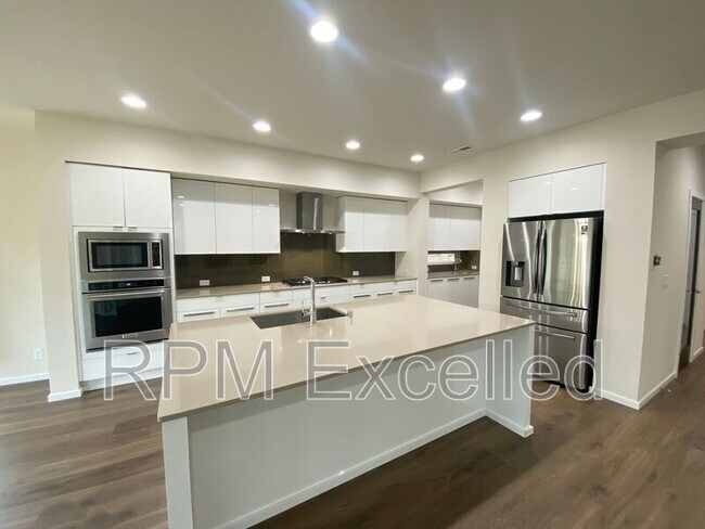 Building Photo - 16208 27th St Ct E