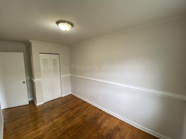 Building Photo - 719 Olde Greenwich Cir