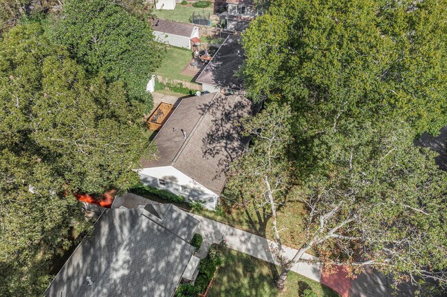 Building Photo - 3/2 Bungalow in Kirkwood