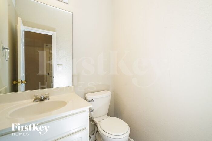Building Photo - 7128 Brookview Way
