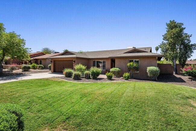 Building Photo - **STUNNING 3 BEDROOM/2 BATHROOM FULLY RENOVATED HOME IN SCOTTSDALE!! (THUNDERBIRD & 52ND ST)**