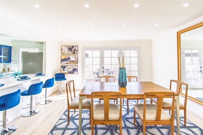 Building Photo - 5805 Valley Forge Dr