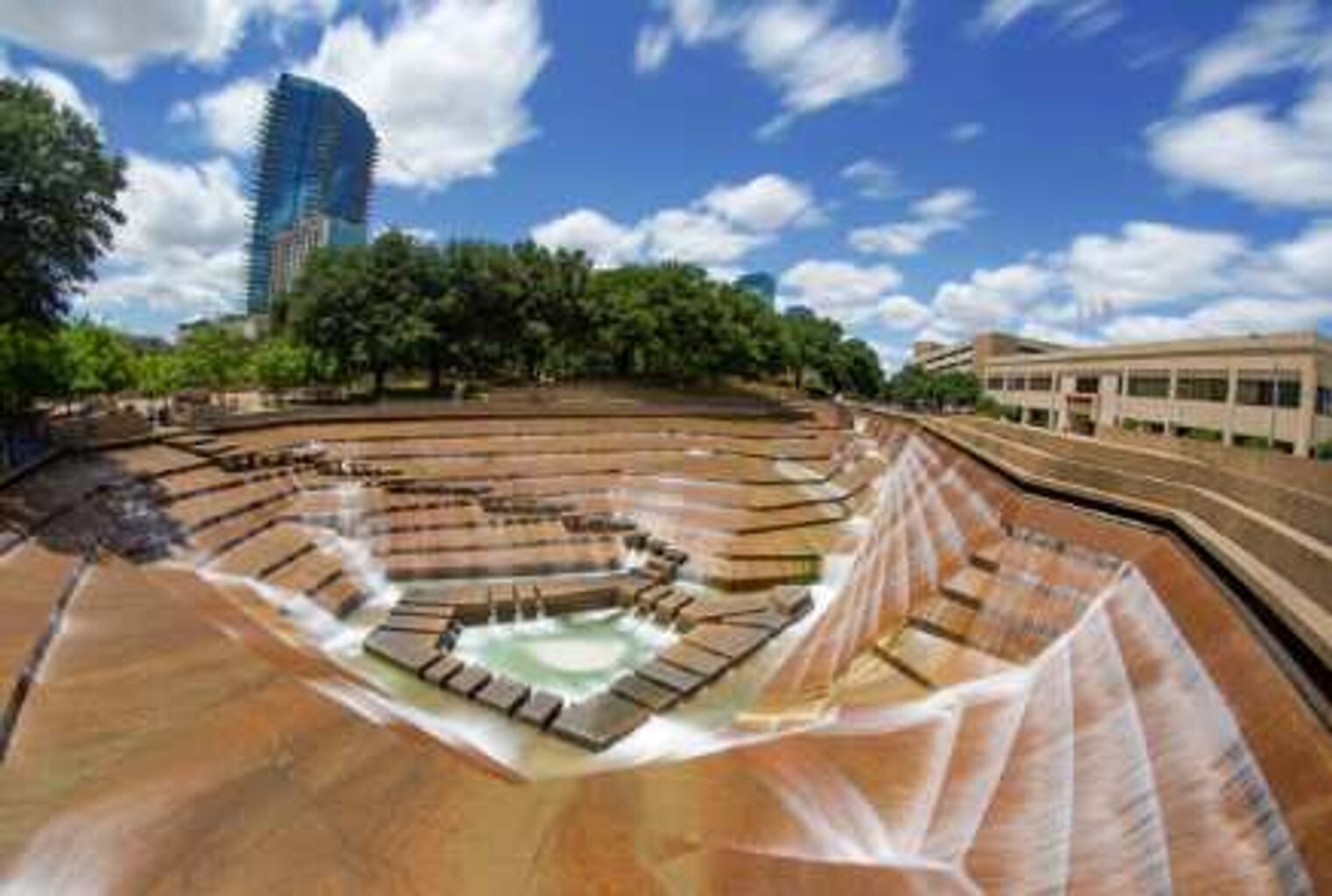 Building Photo - 1004 E Powell Ave