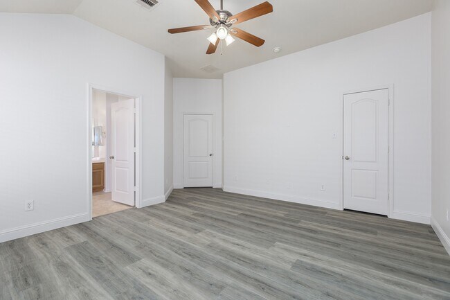 Building Photo - 21565 Duke Alexander Dr