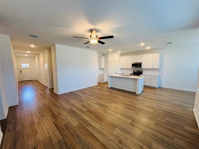 Building Photo - 510 Macdonald Wy