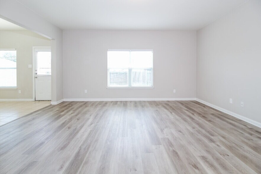 Building Photo - 309 Meadow View Ln