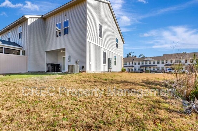 Building Photo - 7811 Park Gate Dr