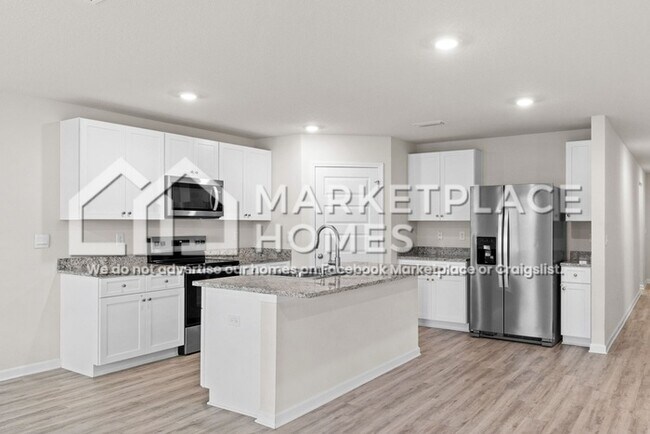 Building Photo - 7504 Delancey St
