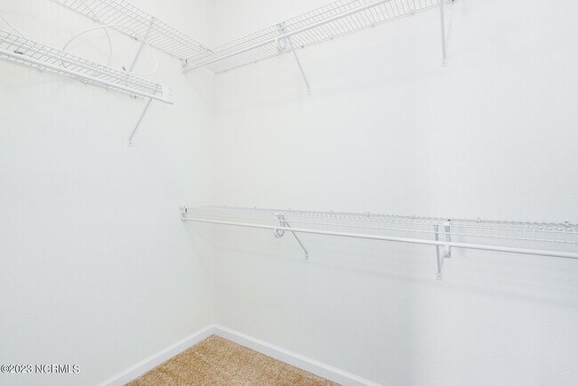 Building Photo - 101 E Point Estates Ct