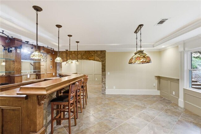 Building Photo - 4563 Fountain Dr NE