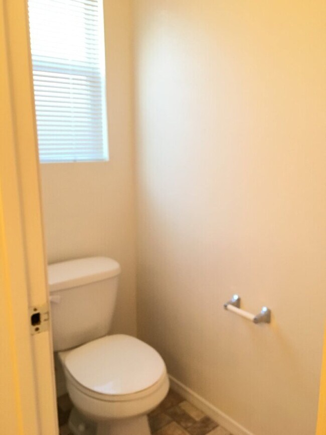Building Photo - 3BR/2Living in Enchanted Hills!