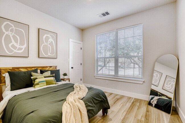 Building Photo - 4216 Flat Stone Ct