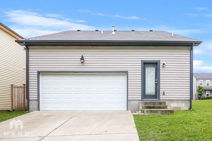 Building Photo - 2233 Dale View Dr