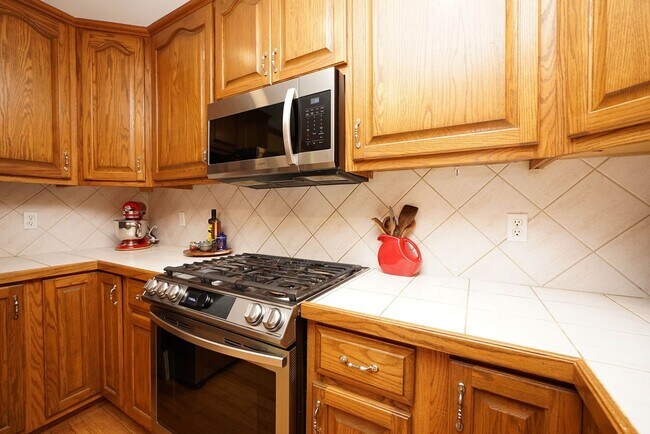 Building Photo - Charming Home in Poquito Bayou – A Nature ...