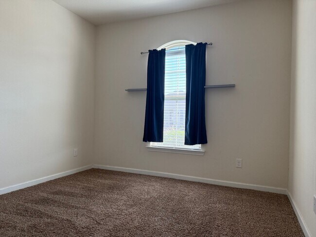 Building Photo - 7636 W Pelican Lks Ave