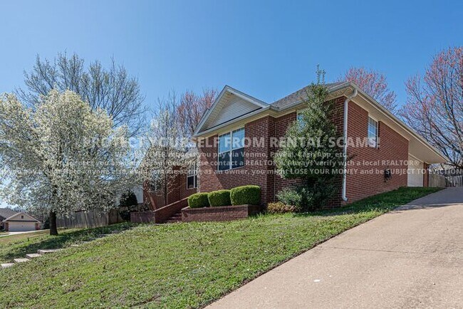 Building Photo - 4986 N Indian Oaks Trail