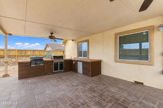Building Photo - 11412 Flor Veronica Dr