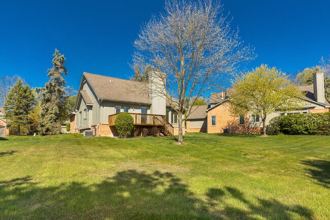 Building Photo - 37743 Avon Ln