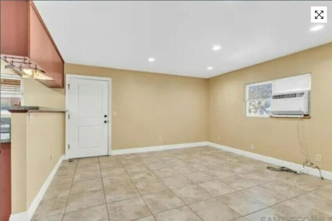 Building Photo - Beautiful 2 bedrooms 1 bath condo in Lakeside CA!!!!!