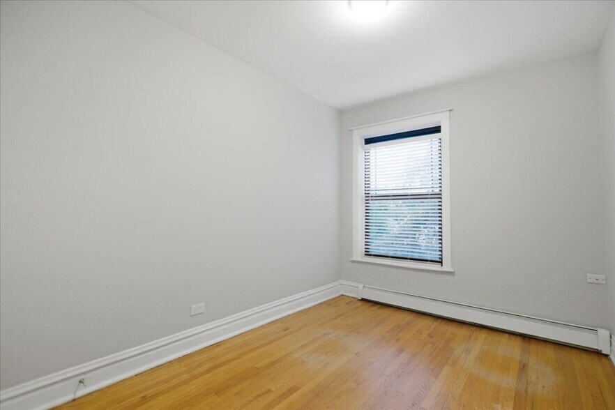Building Photo - 5432 S Drexel Ave