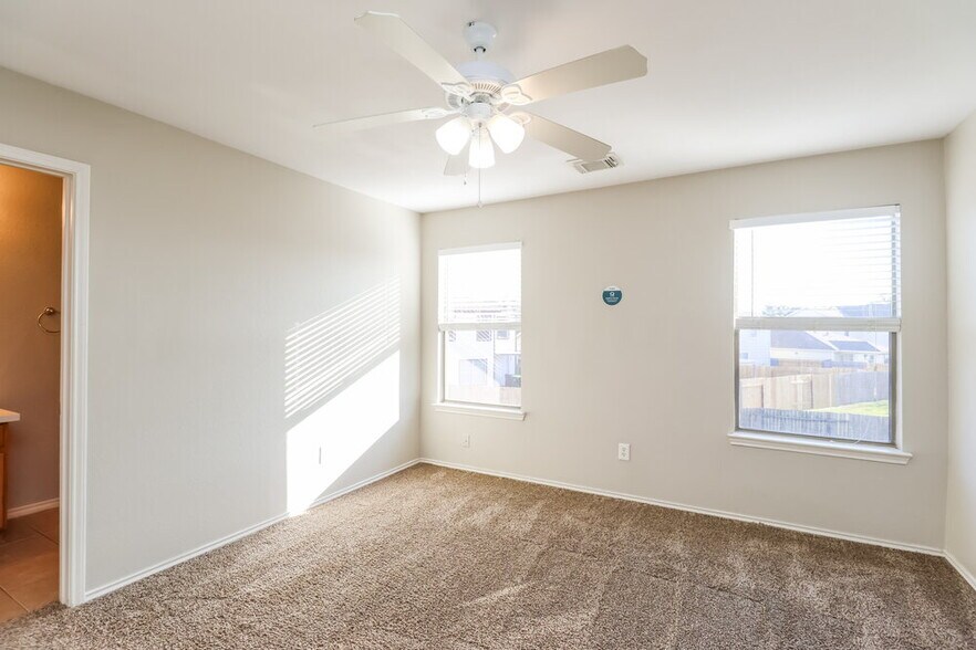 Building Photo - 29626 Evergreen Hills Dr