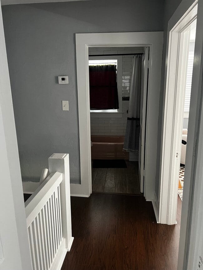 Building Photo - 1533 Hough St