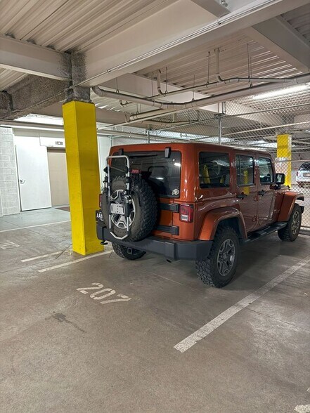 Building Photo - 1360 Walnut St