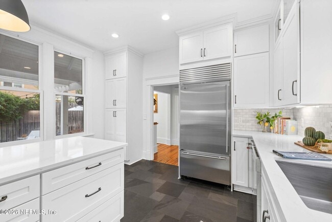 Building Photo - 4236 Melrose Ave