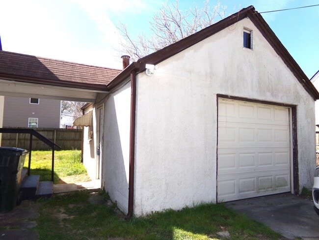 Building Photo - 4225 Hacienda St