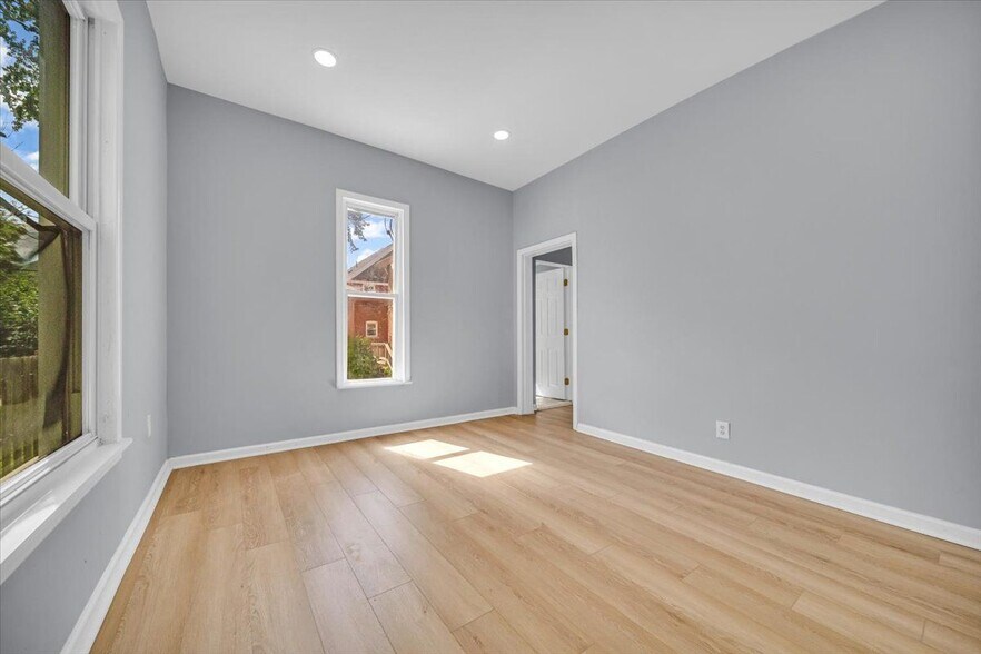 Building Photo - 408 Mt Vernon St
