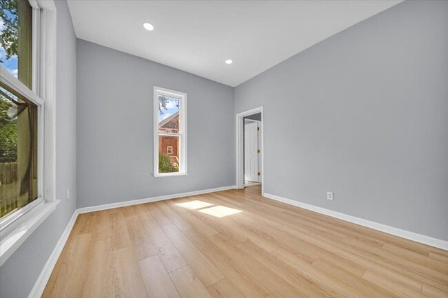 Building Photo - 408 Mt Vernon St