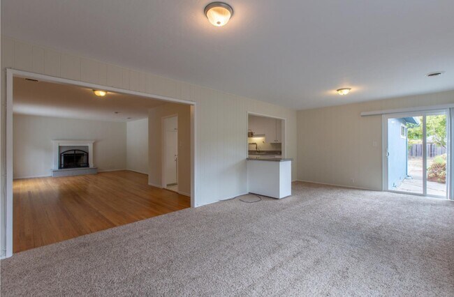 Building Photo - 1651 Rosita Rd